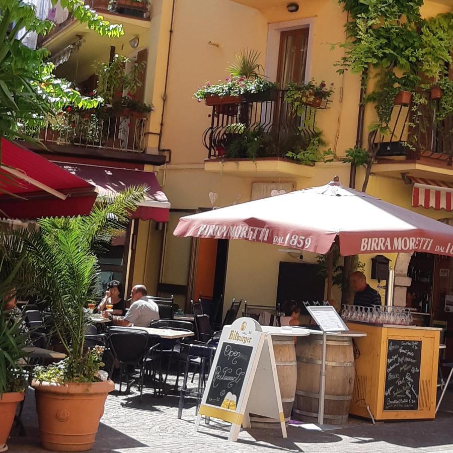 Hotel Danieli La Castellana Lago Di Garda 브렌조네 술 가르다 외부 사진