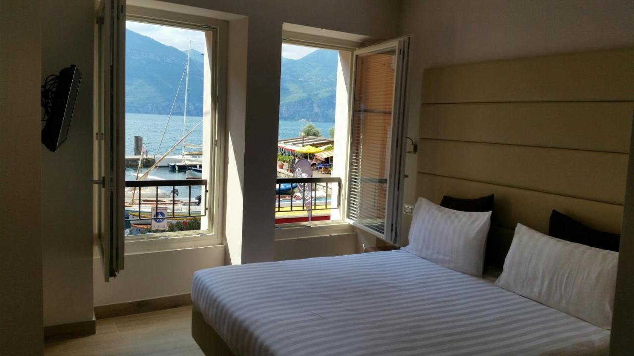 Hotel Danieli La Castellana Lago Di Garda 브렌조네 술 가르다 외부 사진
