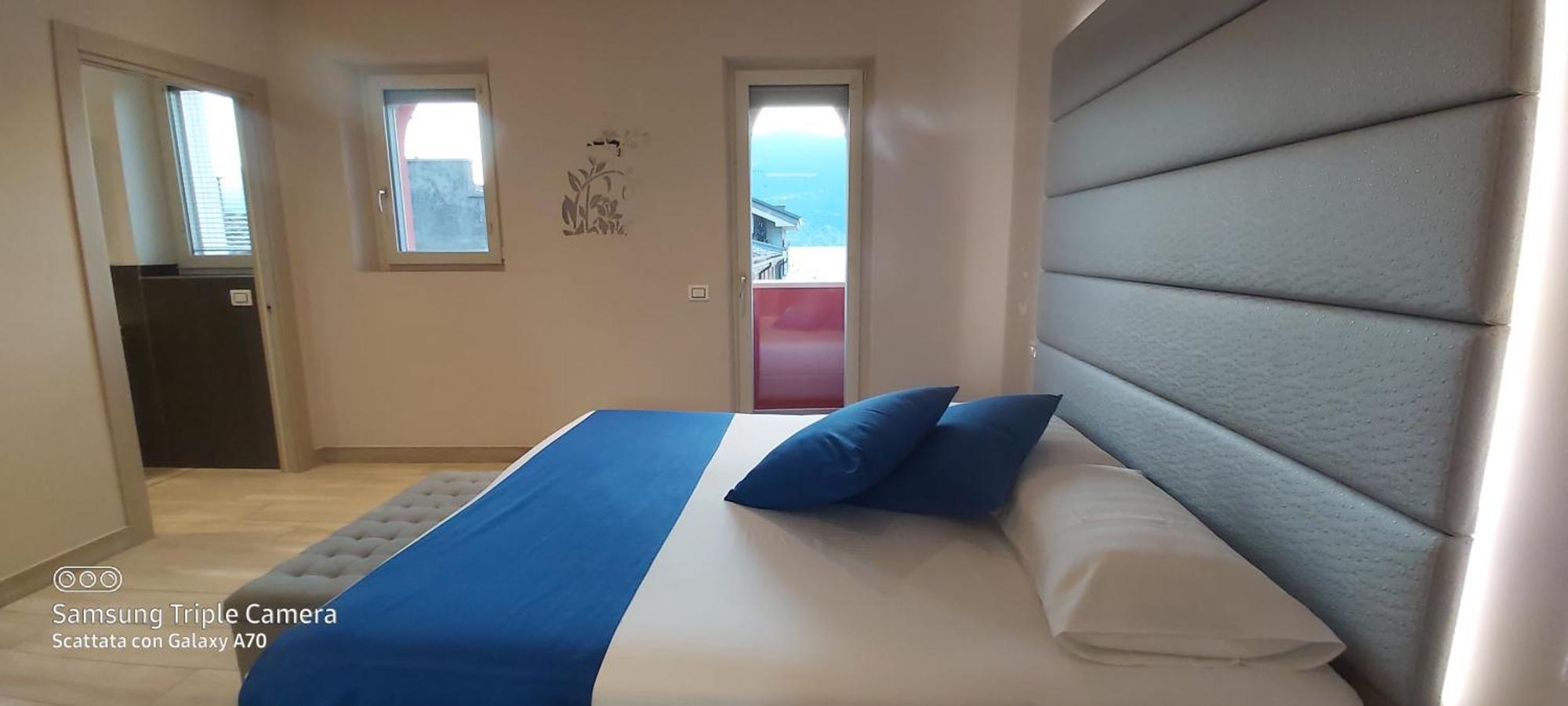 Hotel Danieli La Castellana Lago Di Garda 브렌조네 술 가르다 외부 사진