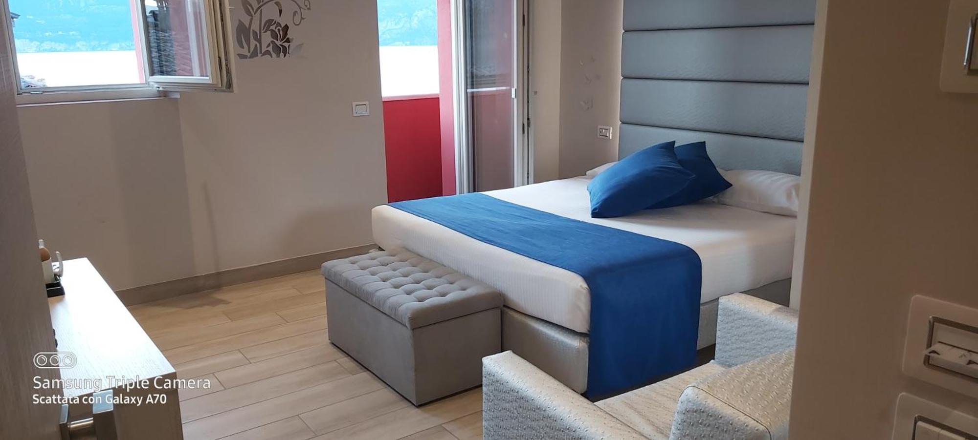 Hotel Danieli La Castellana Lago Di Garda 브렌조네 술 가르다 외부 사진