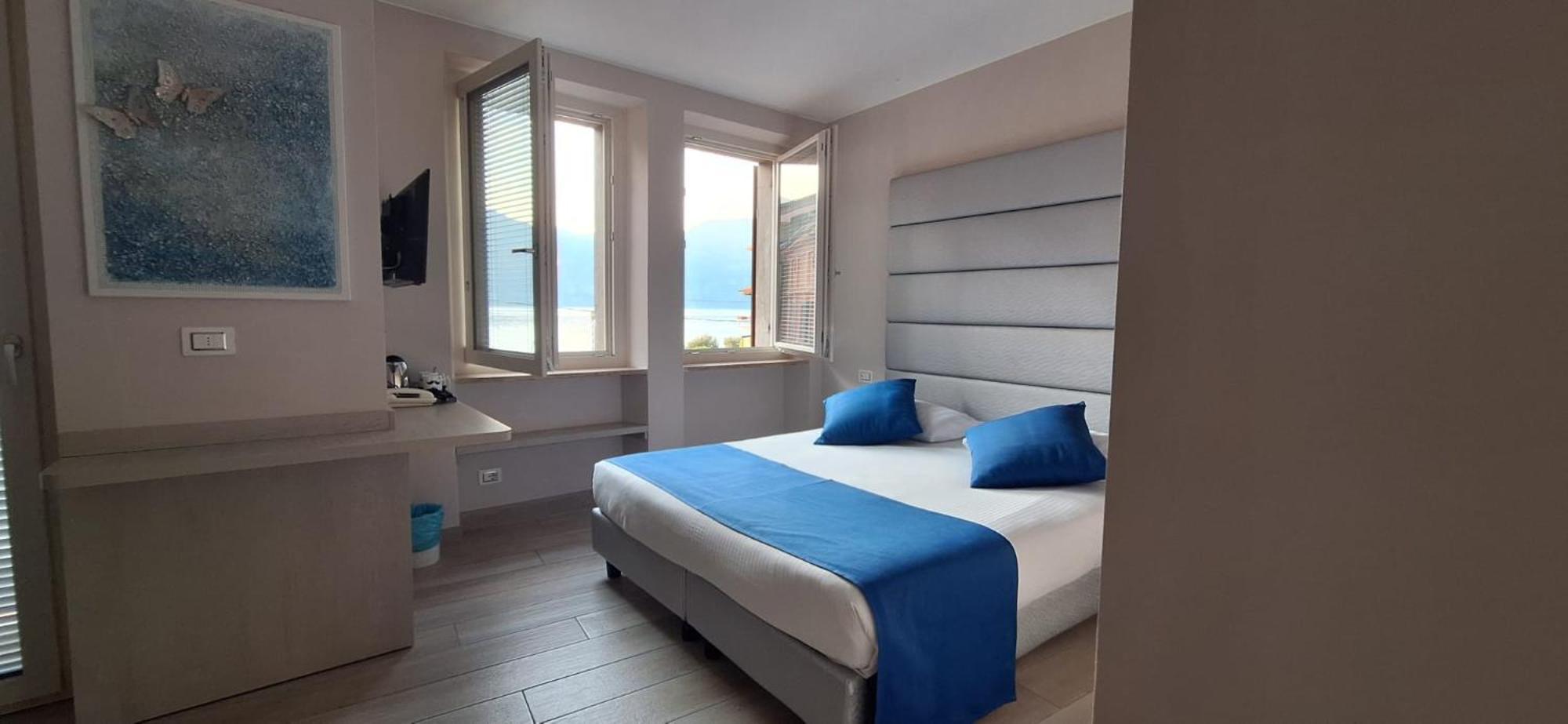 Hotel Danieli La Castellana Lago Di Garda 브렌조네 술 가르다 외부 사진