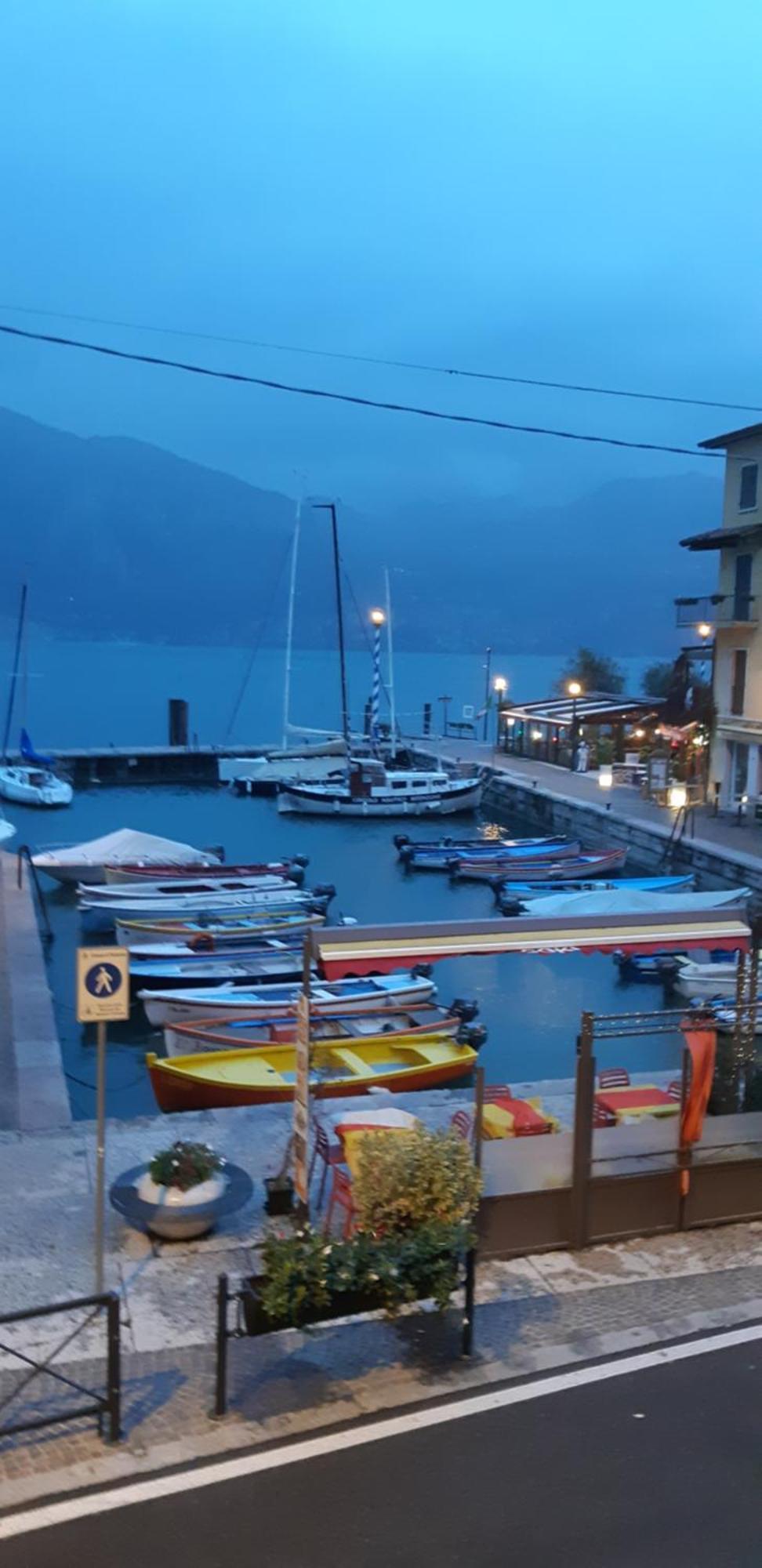 Hotel Danieli La Castellana Lago Di Garda 브렌조네 술 가르다 외부 사진