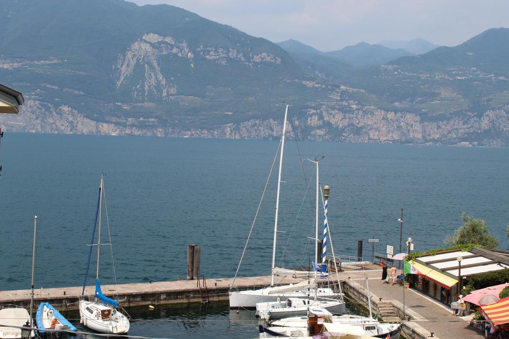 Hotel Danieli La Castellana Lago Di Garda 브렌조네 술 가르다 외부 사진
