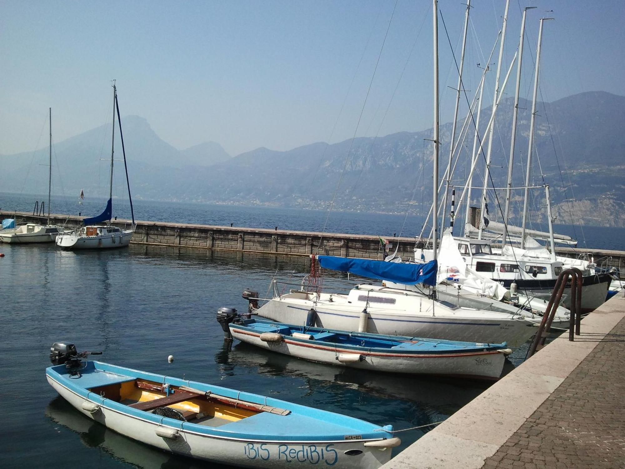Hotel Danieli La Castellana Lago Di Garda 브렌조네 술 가르다 외부 사진