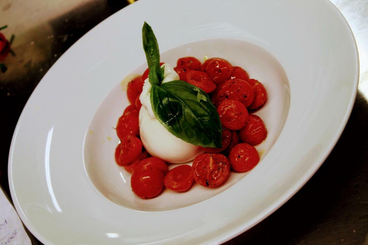 Hotel Danieli La Castellana Lago Di Garda 브렌조네 술 가르다 외부 사진